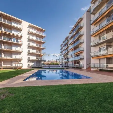 Apartamento Con Piscina Y Parking En Apartment