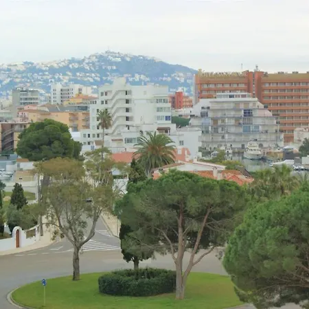 Apartamento Con Piscina Y Parking En * Roses
