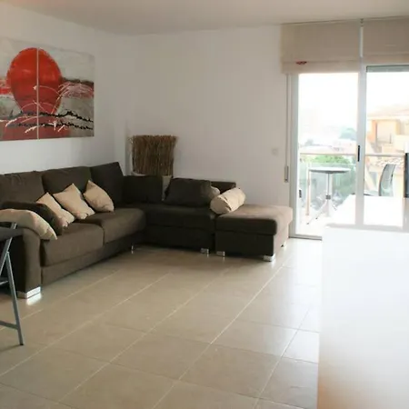 Apartamento Con Piscina Y Parking En *