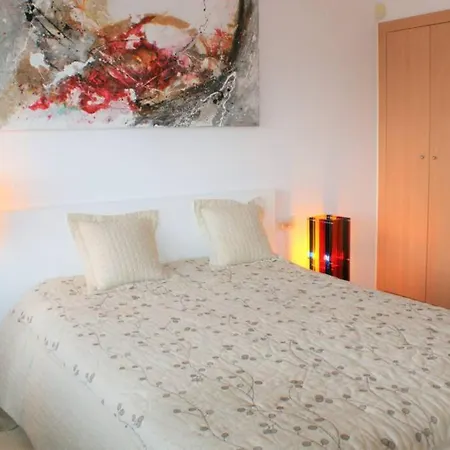 Apartamento Con Piscina Y Parking En Roses