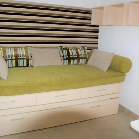 Apartamento Con Piscina Y Parking En * Roses